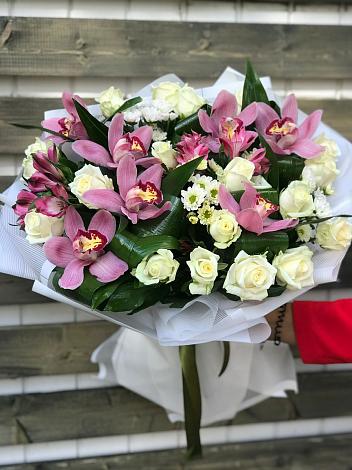 Букет цветов из: Розы и Хризантемы в Теплой Горе
