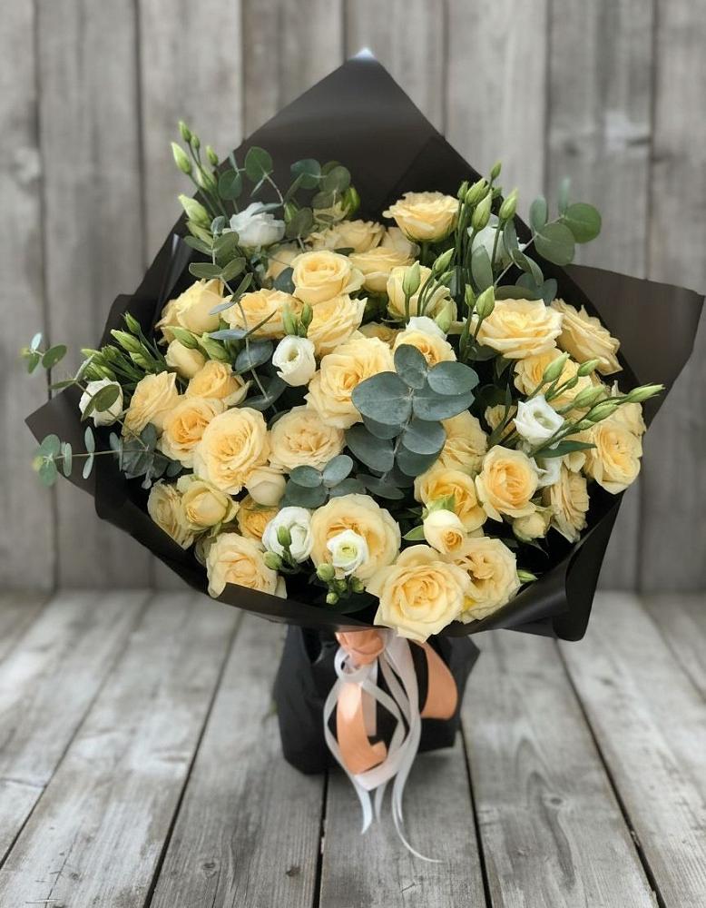 Букет цветов из: Розы и Лизиантусы в Теплой Горе