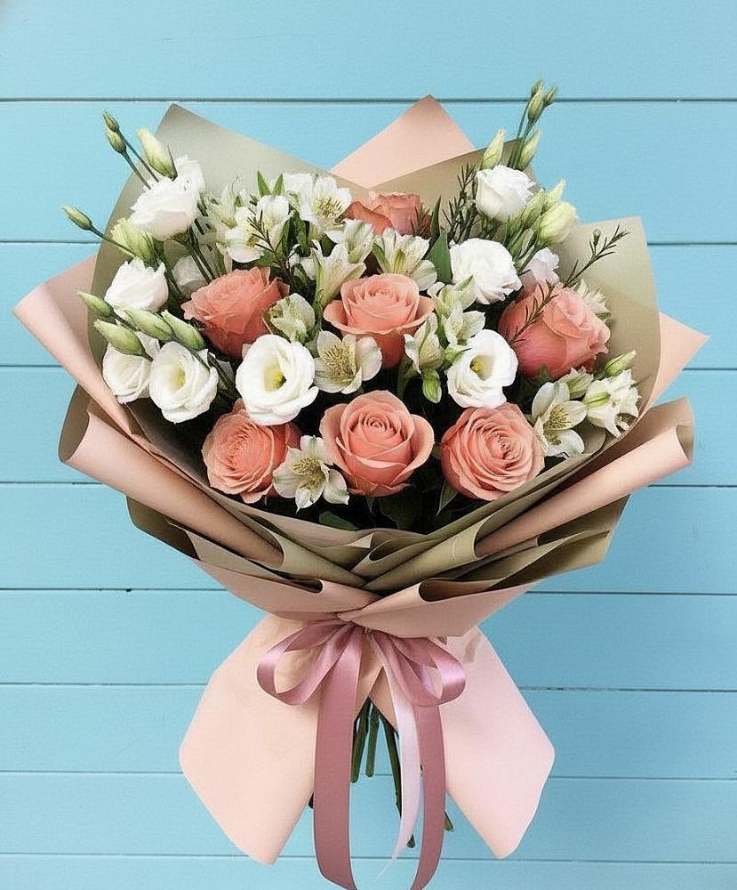 Букет цветов из: Розы, Альстромерии и Лизиантусы в Теплой Горе