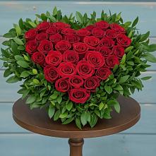 Цветочная композиция из Розы в виде сердца в Теплой Горе