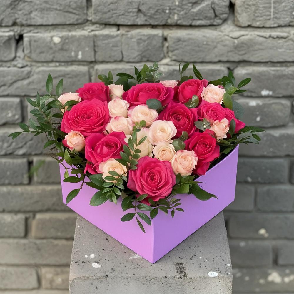 Цветочная композиция из Розы в коробке в Теплой Горе