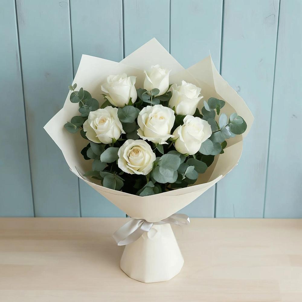 Букет Белые розы в Эвкалипте в Теплой Горе