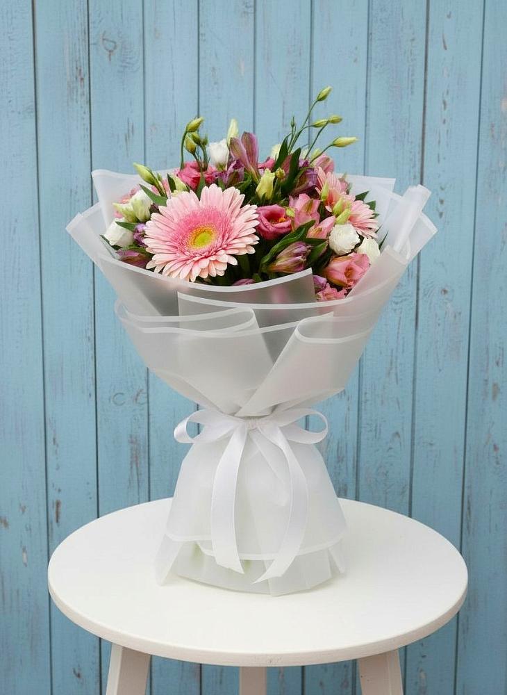 Букет цветов из: Герберы, Альстромерии и Лизиантусы в Теплой Горе