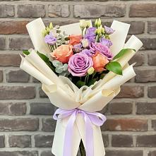 Букет цветов из:  Лизиантусы и Розы #REPLACE_PRED# Теплой Горе