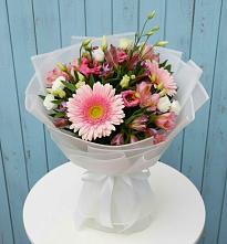 Букет цветов из:  Герберы, Альстромерии и Лизиантусы в Теплой Горе