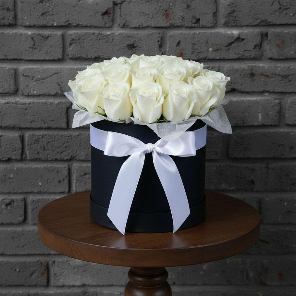 Цветочная композиция из Розы в шляпной коробке в Теплой Горе