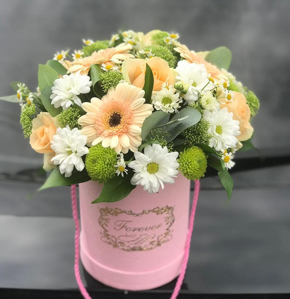 Цветочная композиция из Розы, Герберы и Хризантемы в шляпной коробке в Теплой Горе