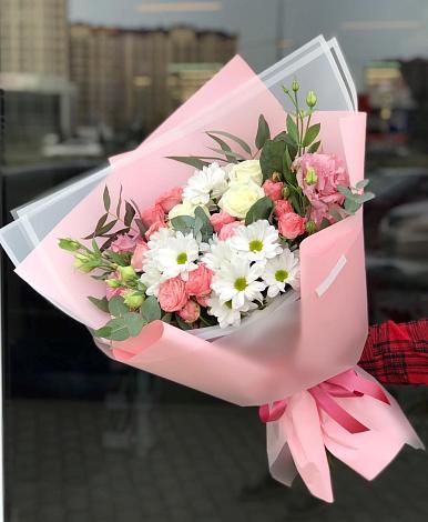 Букет цветов из: Розы, Лизиантусы и Хризантемы в Теплой Горе
