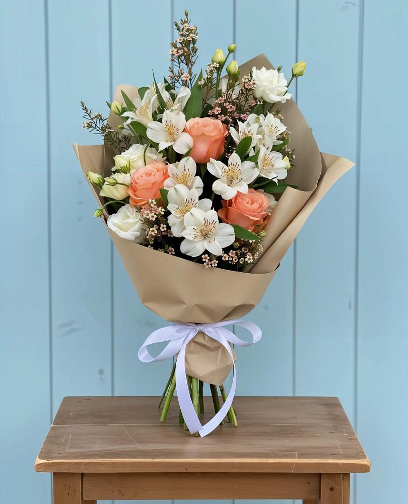 Букет цветов из: Альстромерии, Лизиантусы, Розы и Хризантемы в Теплой Горе