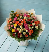 Букет Микс из разноцветных кустовых роз в Теплой Горе