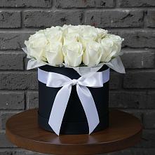 Цветочная композиция из Розы в шляпной коробке в Теплой Горе